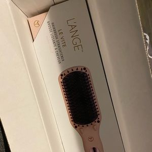 L’ange Le Vite hairbrush straightener